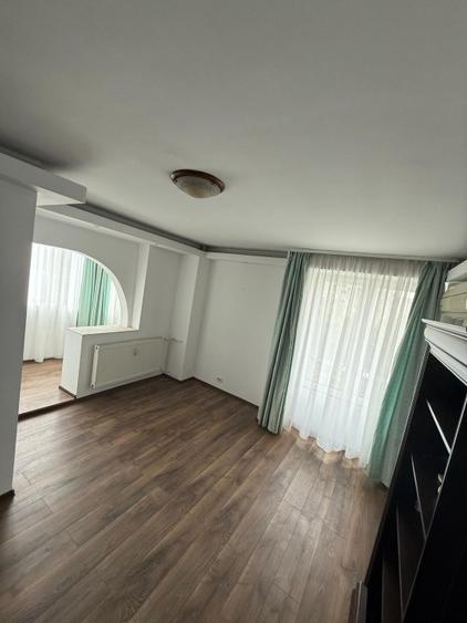 Apartament cu 3 camere decomandat în 13 Septembrie