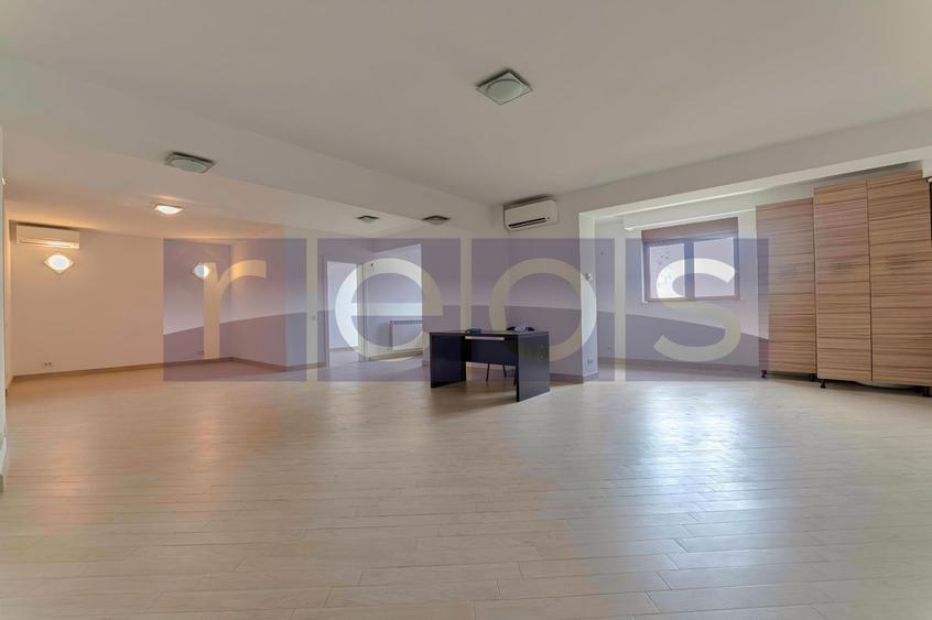 Apartament cu 3 camere semidecomandat în P-ța Dorobanți