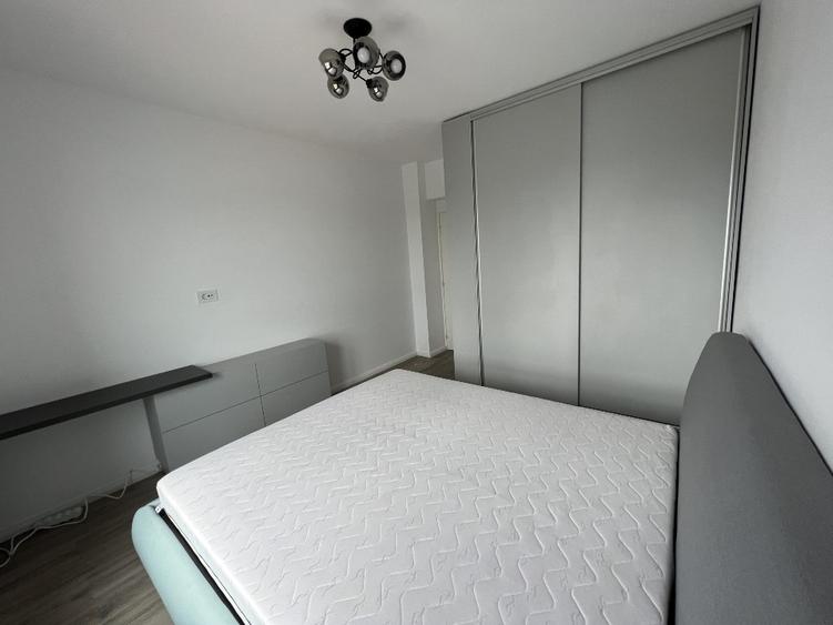 Apartament cu 2 camere decomandat în Virtuții