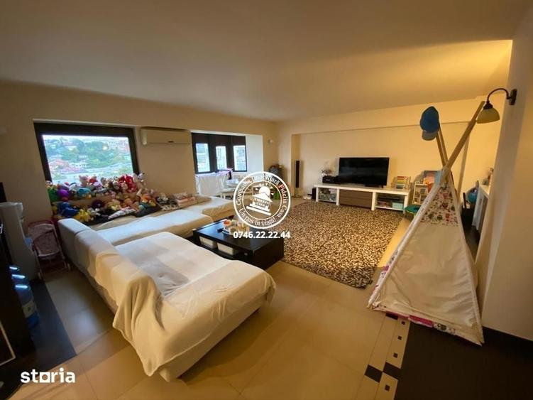 Apartament cu 4 camere decomandat în Gară