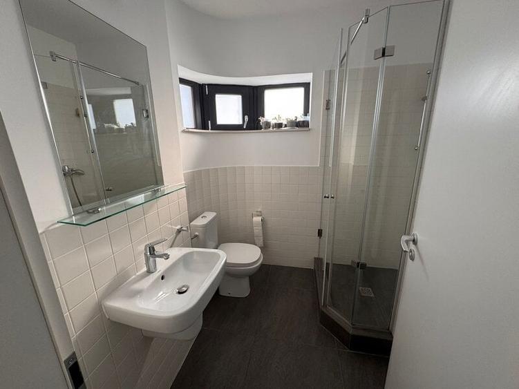Apartament cu 3 camere decomandat, mobilat în Tineretului
