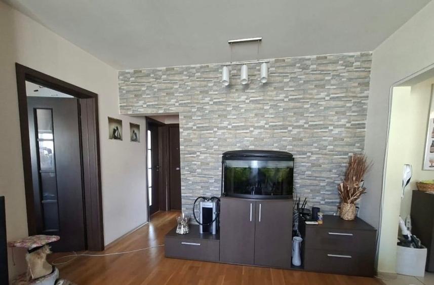 Apartament cu 4 camere în Vitan Mall