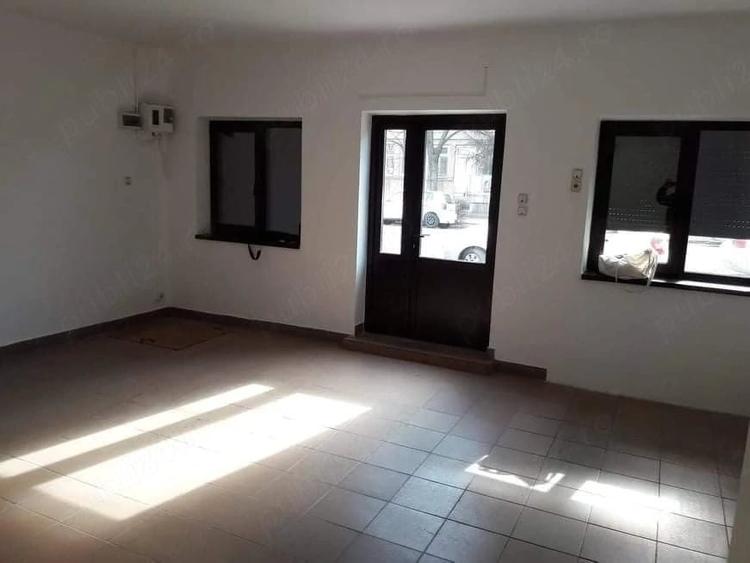 Spațiu comercial, de 50 mp, în Central