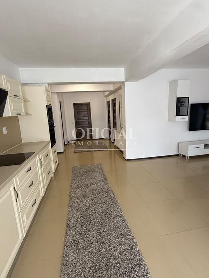 Apartament cu 3 camere semidecomandat, mobilat în Florești