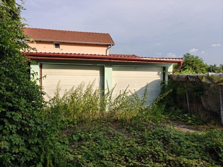Casă cu 4 camere cu Teren 2826 Mp în Sânpetru