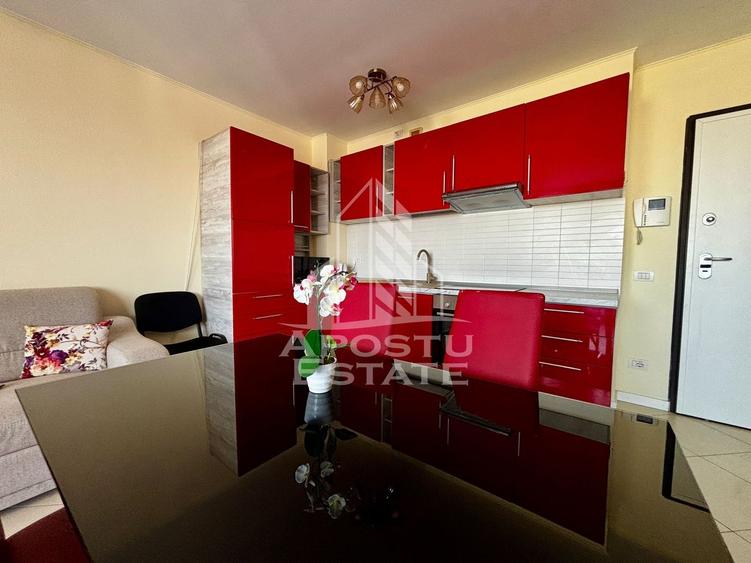 Apartament cu 3 camere semidecomandat, mobilat în Gheorghe Lazăr