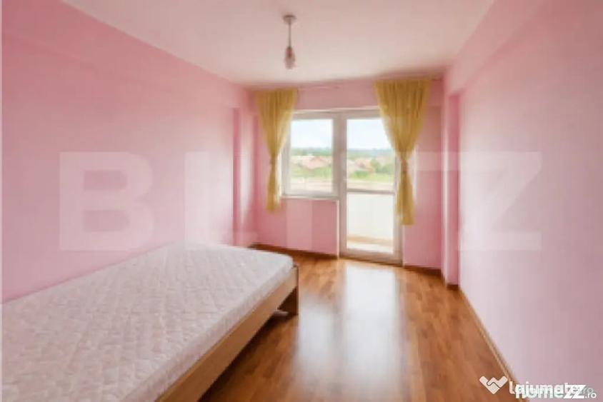 Apartament cu 4 camere decomandat în Central