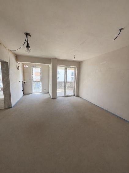 Apartament cu 2 camere semidecomandat în Florești