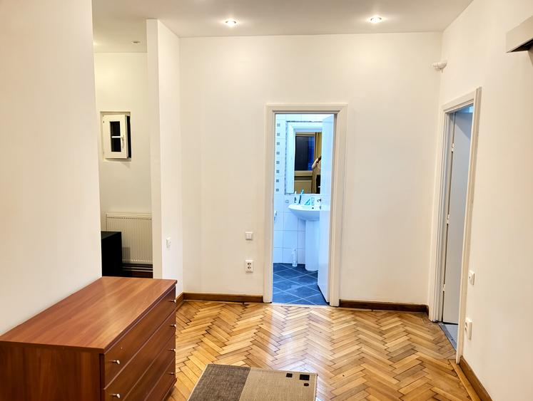 Apartament cu 2 camere decomandat în Cișmigiu