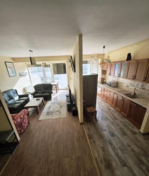 Apartament cu 4 camere nedecomandat, mobilat în Central