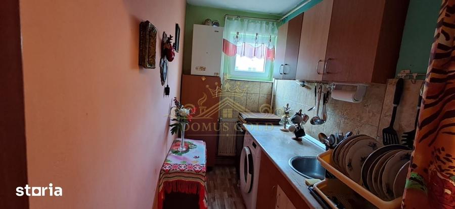 Apartament cu 3 camere semidecomandat în Central