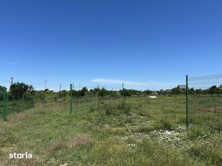 Teren de 2400 mp, în Domnești