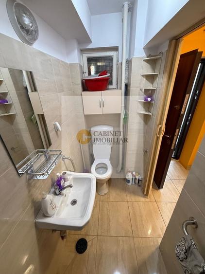 Apartament cu 2 camere semidecomandat, mobilat în Universitate