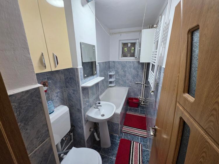 Apartament cu 2 camere semidecomandat, mobilat în Tomis Nord