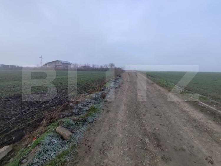 Teren Construcții extravilan de 8400 mp, în Miroslava