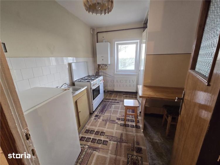 Apartament cu 2 camere semidecomandat, mobilat în Central