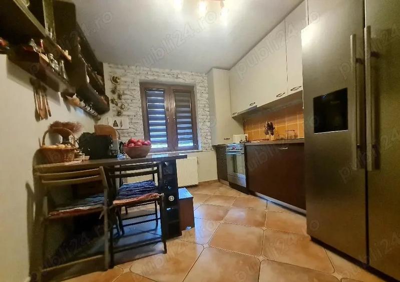 Casă individuală cu 4 camere cu Teren 327 Mp în Periferie