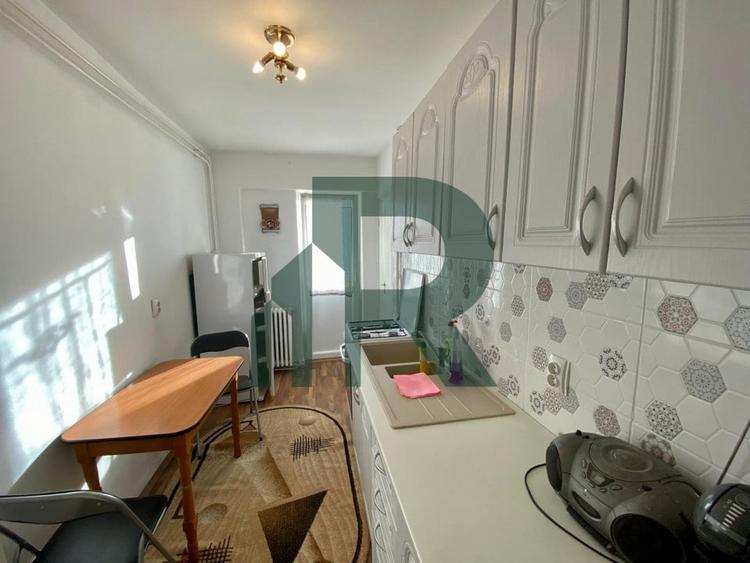 Apartament cu 3 camere decomandat, mobilat în Mihai Viteazul