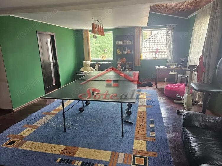 Casă cu Teren 1461 Mp în Cornu