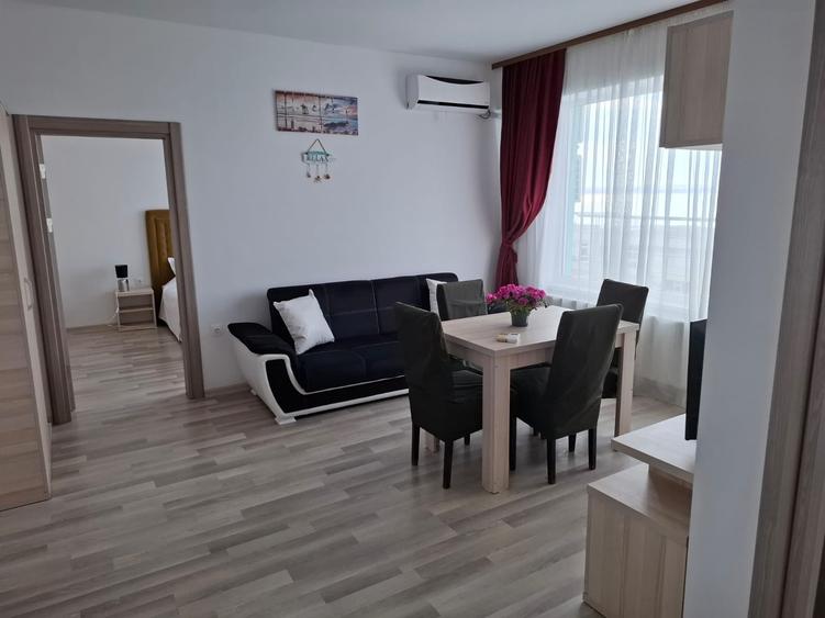 Apartament cu 2 camere semidecomandat, mobilat în Mamaia
