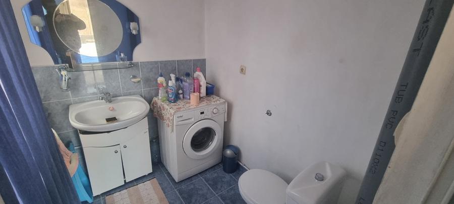 Casă individuală cu 5 camere cu Teren 1140 Mp în Periferie
