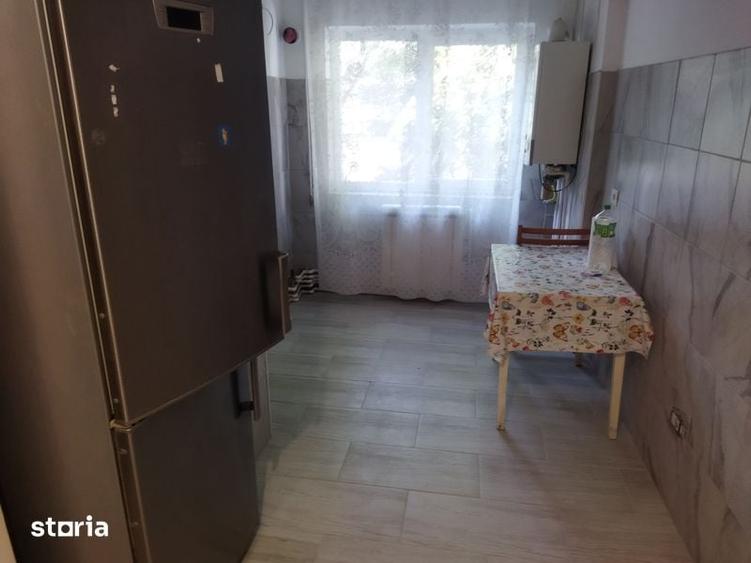 Inchiriez apartament 3 camere nemobilat - 3