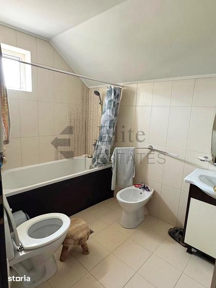 Casă cu 4 camere cu Teren 250 Mp în Tokai