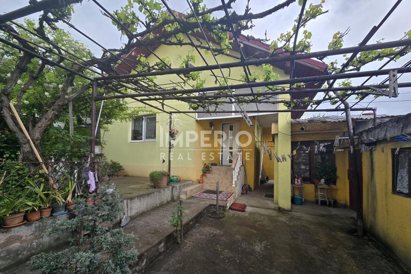 Casă individuală cu 3 camere cu Canalizare în Dâmbul Rotund