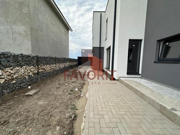 Duplex cu 4 camere cu Canalizare în Săcălaz