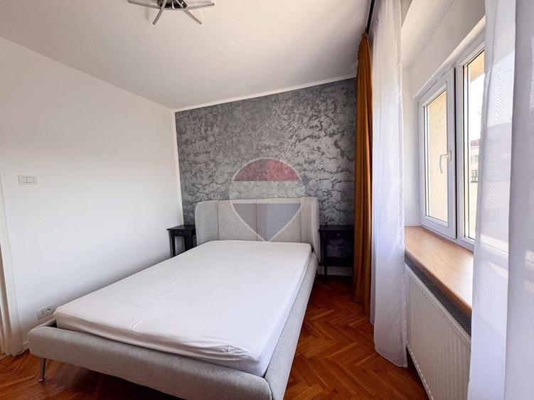 Apartament cu 4 camere în Periferie