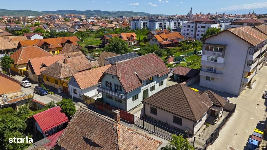 Casă cu 4 camere în Ultracentral