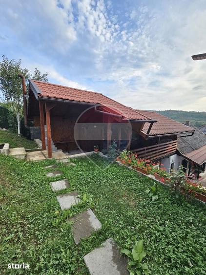 Casă cu 9 camere decomandat cu Teren 750 Mp în Rona de Jos
