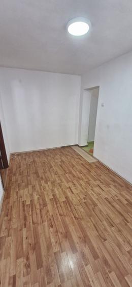 Apartament cu 2 camere semidecomandat în Prelungirea Ferentari