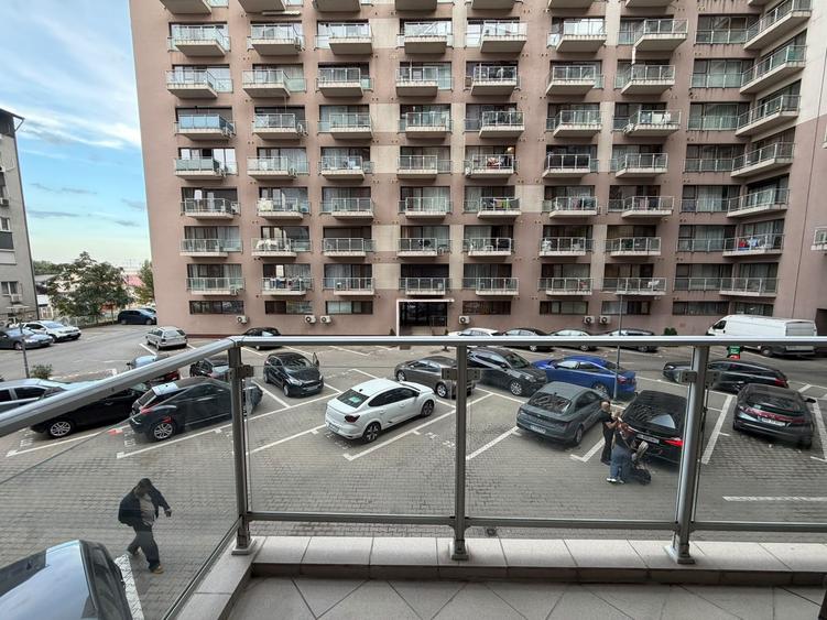 Garsonieră decomandată în Titan