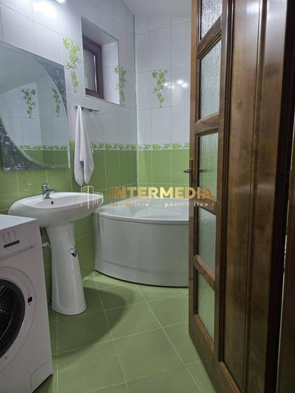 Casă individuală cu 4 camere cu Canalizare în Central