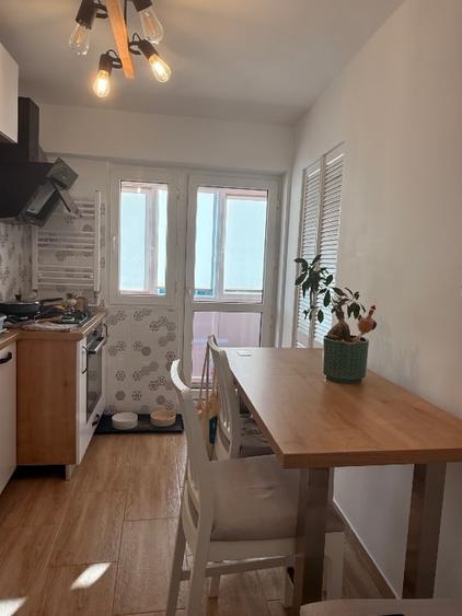 Apartament cu 2 camere decomandat, mobilat în Apărătorii Patriei