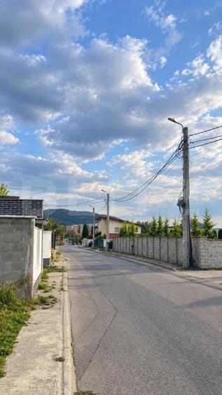 Teren Construcții de 2417 mp, în Zăvoi