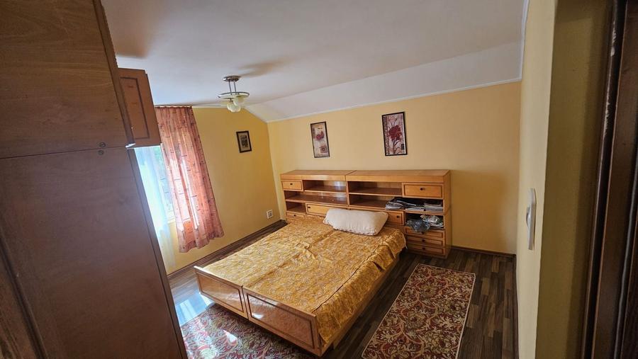 Casă individuală cu 6 camere cu Teren 12000 Mp în Bălănești