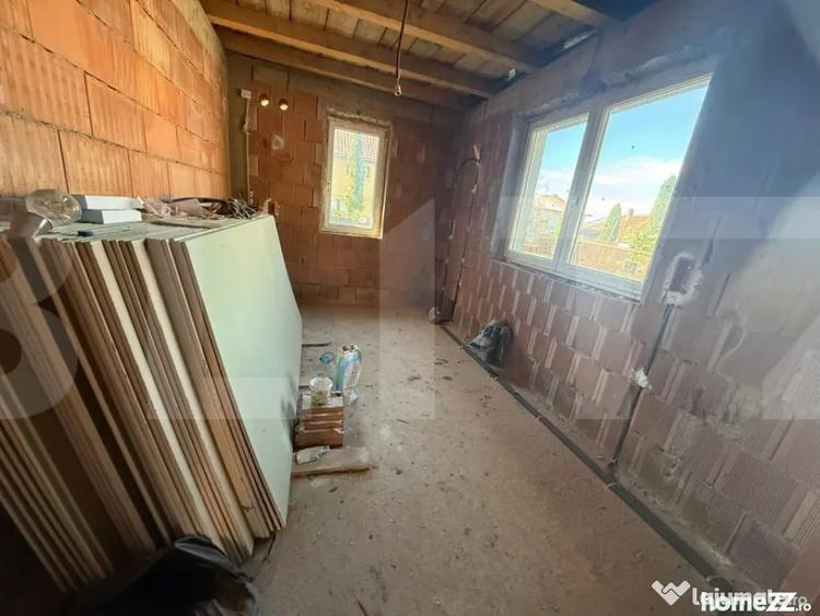 Casă cu 4 camere cu Teren 1057 Mp în Central