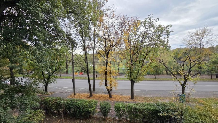 Apartament cu 4 camere circular în Băneasa