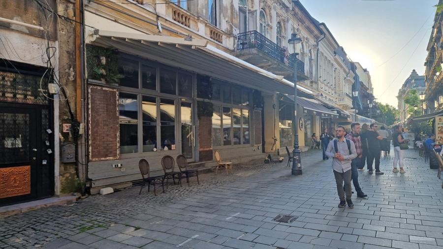 Spațiu comercial, de 195.85000610352 mp, în Centrul Istoric