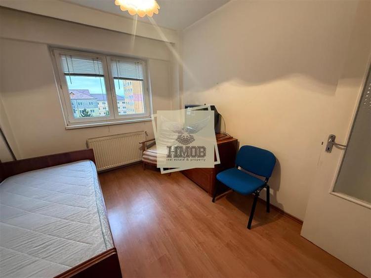 Apartament cu 4 camere decomandat, mobilat în Vasile Aaron