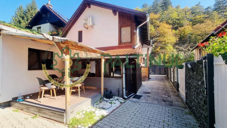 Casă individuală cu 5 camere cu Canalizare în Cisnădioara