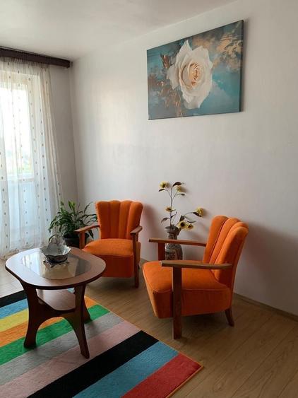 Apartament cu 3 camere decomandat în Lacul Tei