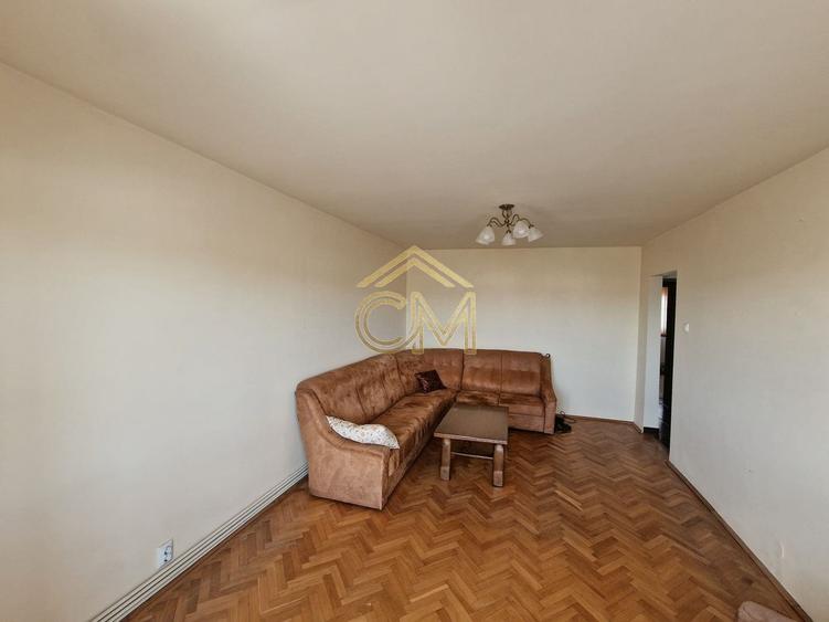 Apartament cu 4 camere decomandat, mobilat în Central