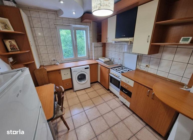 Apartament cu 4 camere decomandat în Tătărași