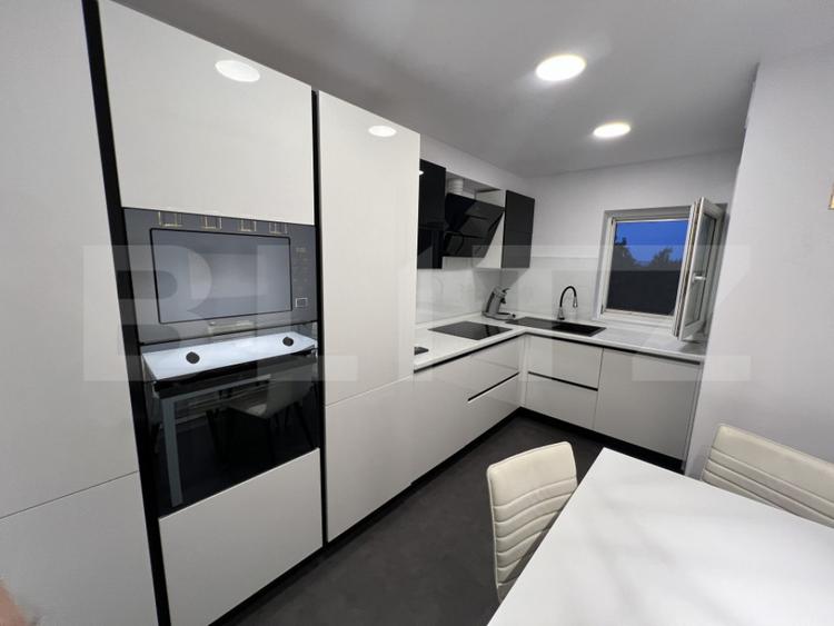 Apartament 3 camere, decomandat, parcare, zona UMF - 1