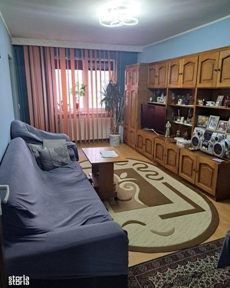 Apartament cu 4 camere în Rahova