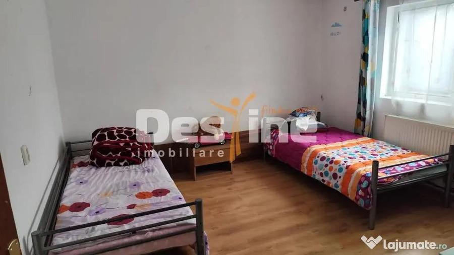 Casă cu 7 camere cu Teren 775 Mp în Păulești