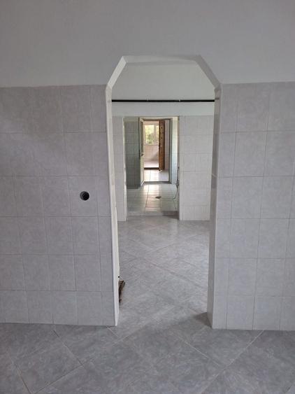 Casă cu 4 camere în Goranu